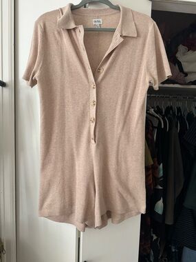 Soft beige Short-Sleeve Button Romper